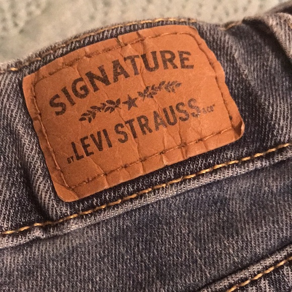 ❤️ (8) Ladies Levi’s jeans size 10 medium 30 x 30Cute hair, stretchy material. - Picture 2 of 10